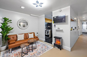 Modern, Pets OK Fenced Yard Walk to Penn Station free parking on JHU Shuttle route
